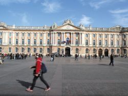 Promoteurs et étudiants architectes invités à travailler de concert