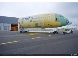 Jean-Marc Ayrault inaugure la chaîne d'assemblage final de l'A350 (diaporama)