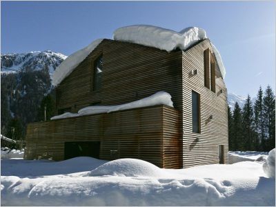Des lignes contemporaines pour un chalet à Chamonix