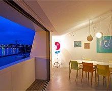 Une villa et une agence d'architecture contemporaine habillées d'ouvertures Technal