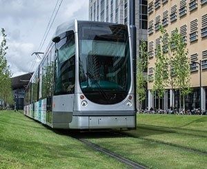 Emmanuel Macron veut améliorer le chèque énergie et étendre la défiscalisation des aides au transport