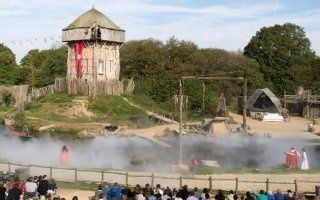 Fouille archéologique au Puy-du-Fou : quand la réalité rejoint la légende...