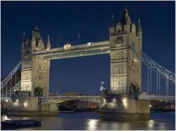 Le Tower Bridge se pare de verre