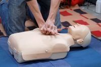Défibrillateur cardiaque : tout savoir pour l'implanter sur vos chantiers