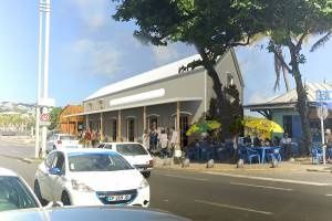 À La Réunion, une gare reconvertie en café culturel