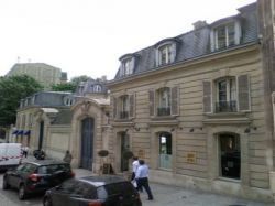 Luc Besson vend son hôtel particulier, rue du Faubourg Saint-Honoré