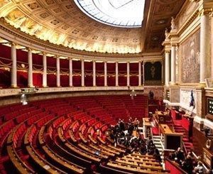 La majorité renonce à assouplir la loi littoral après de vifs débats à l'Assemblée