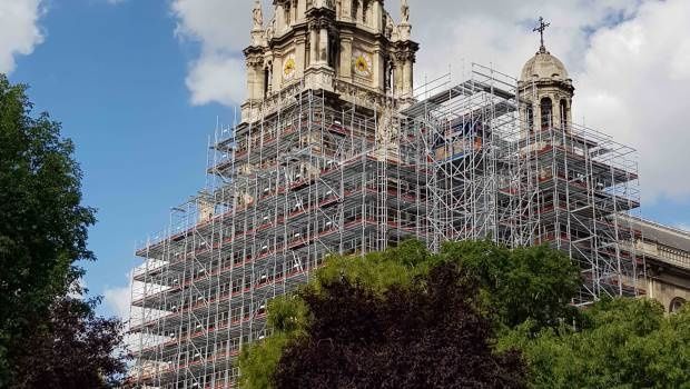 Paris : l'église de la Trinité parée d'échafaudages
