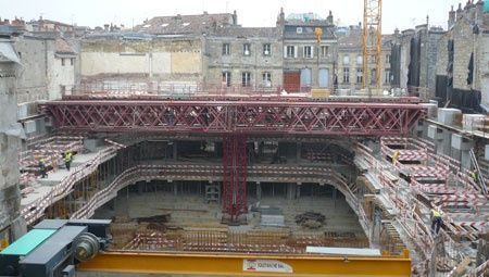 Cintres pour les méga-poutres de l'auditorium de Bordeaux