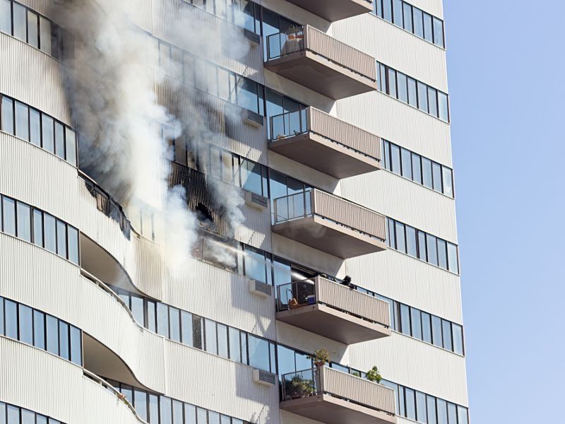 Les pompiers veulent exclure la sécurité incendie du permis de déroger