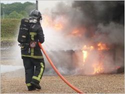 Les isolants de toiture face à la menace du feu