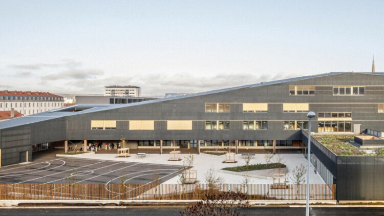 Collège Niki De Saint Phalle selon MU Architecture : de la paille, de la poutre…