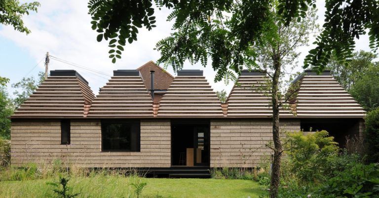 [vidéo] Une maison anglaise réalisée à partir de blocs de liège sans colle ni mortier