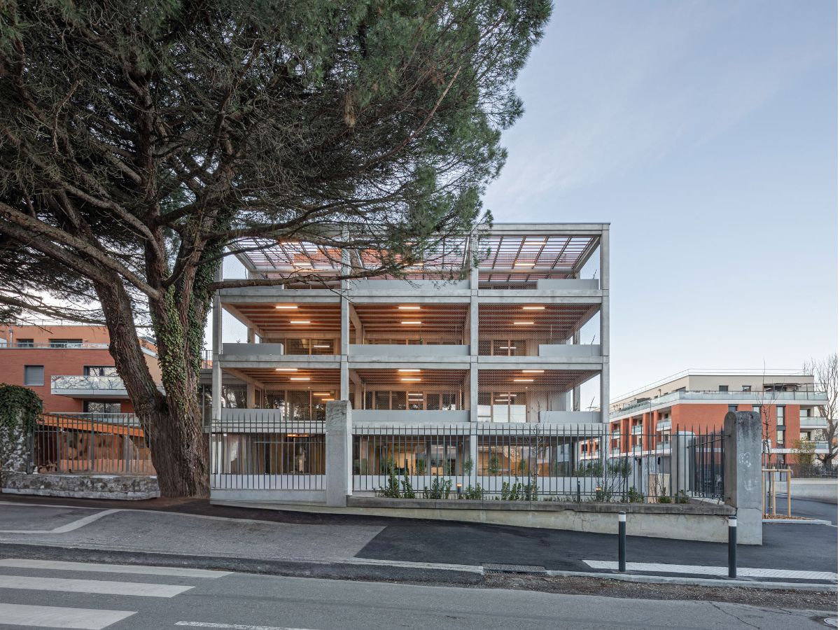 À Toulouse, une crèche valorise ses matériaux bruts dans le nouvel écoquartier Guillaumet