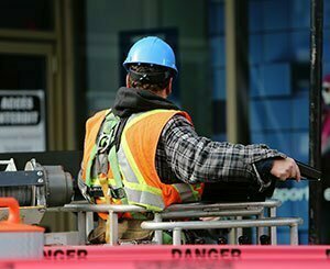 Quels sont les profils des professionnels qui choisissent de se reconvertir vers les métiers du BTP ?