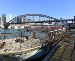 Inquiétudes pour une péniche rénovée par Le Corbusier menacée par la crue de la Seine