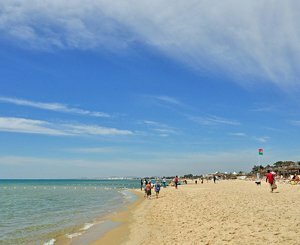 Les plages en Tunisie, fleurons du tourisme, menacées par une érosion côtière accélérée