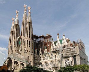 Après 137 ans, la basilique de la Sagrada Familia obtient enfin son permis de construire