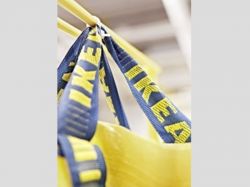 Ikea limite la distribution de son catalogue papier en France