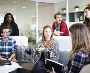 Feu vert du Sénat à des quotas aux postes de direction pour une meilleure parité hommes femmes en entreprise