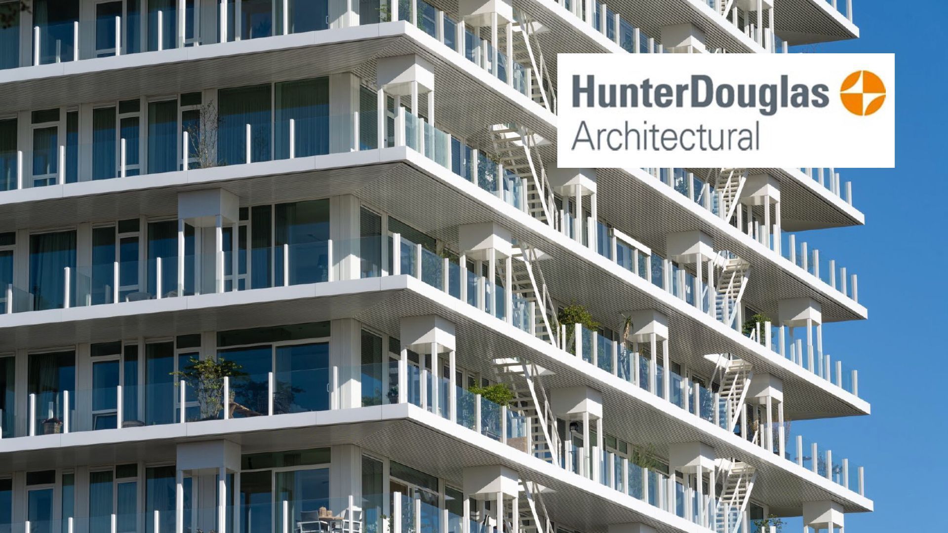 Hunter Douglas participe à  » De Voortuinen  » l’incroyable transformation d’un immeuble de bureaux en tour résidentielle verte.