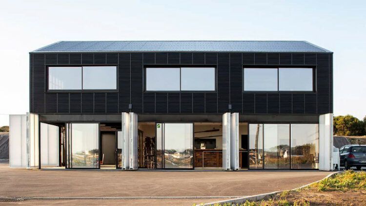 Dans le Morbihan, un bâtiment maritime bien iodé par Quartz Architecture