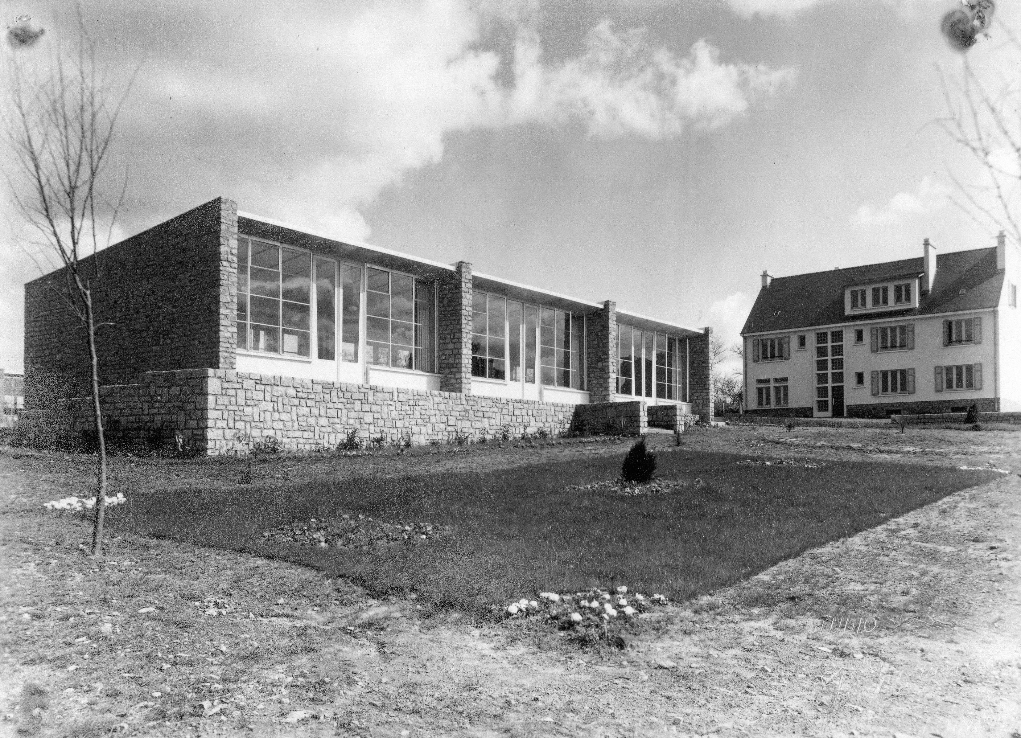 Ateliers Jean Prouvé - Groupe scolaire de Kerglaw 1953 - Inzinzac-Lochrist (Morbihan)