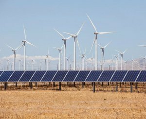 Moratoire sur l’éolien et le solaire : les professionnels du secteur vent debout contre un 