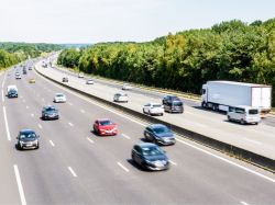 Nationalisation des autoroutes : possible, mais "pas certain" que l'État en ait les moyens