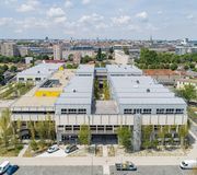 Un centre de tri de béton reconverti en cité numérique fertile, par Alexandre Chemetoff