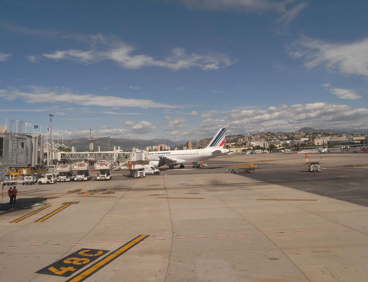 Avis favorable à l'extension de l'aéroport de Nice