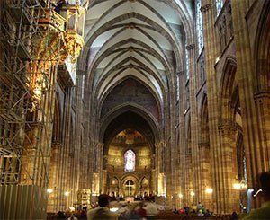 Après l'incendie de Notre-Dame, l'épineuse question des autres cathédrales de France