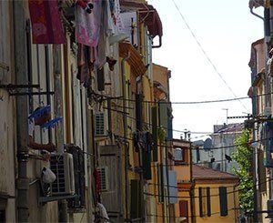 Logement à Marseille : une "crise humanitaire" liée aux carences de la mairie comme de l’État