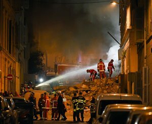 Un immeuble d'habitation s'effondre à Marseille, 5 blessés et la crainte d'autres victimes