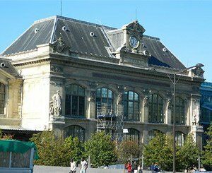 Les opposants au "mur" de la gare d'Austerlitz à Paris présentent un contre-projet