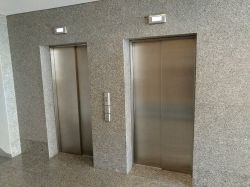 Les ascensoristes s'engagent à recruter 1.500 techniciens en 2020