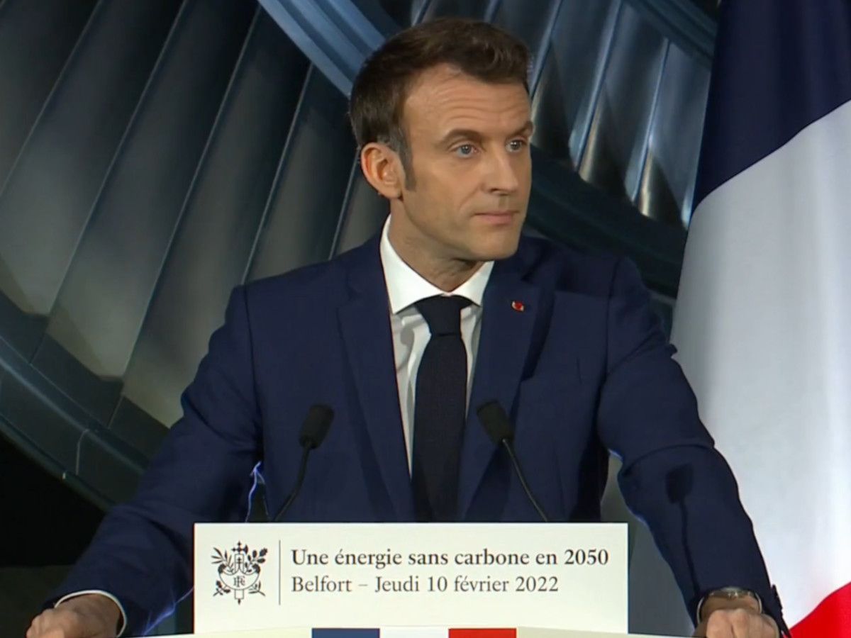Emmanuel Macron annonce la commande de six EPR2 et de 50 parcs éoliens offshore