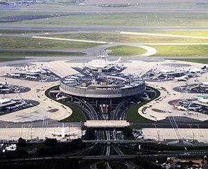 Covid-19 : chute de 58% du trafic des aéroports parisiens en mars