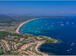 À Pampelonne, une zone permet aux yachts de cohabiter avec les fonds marins