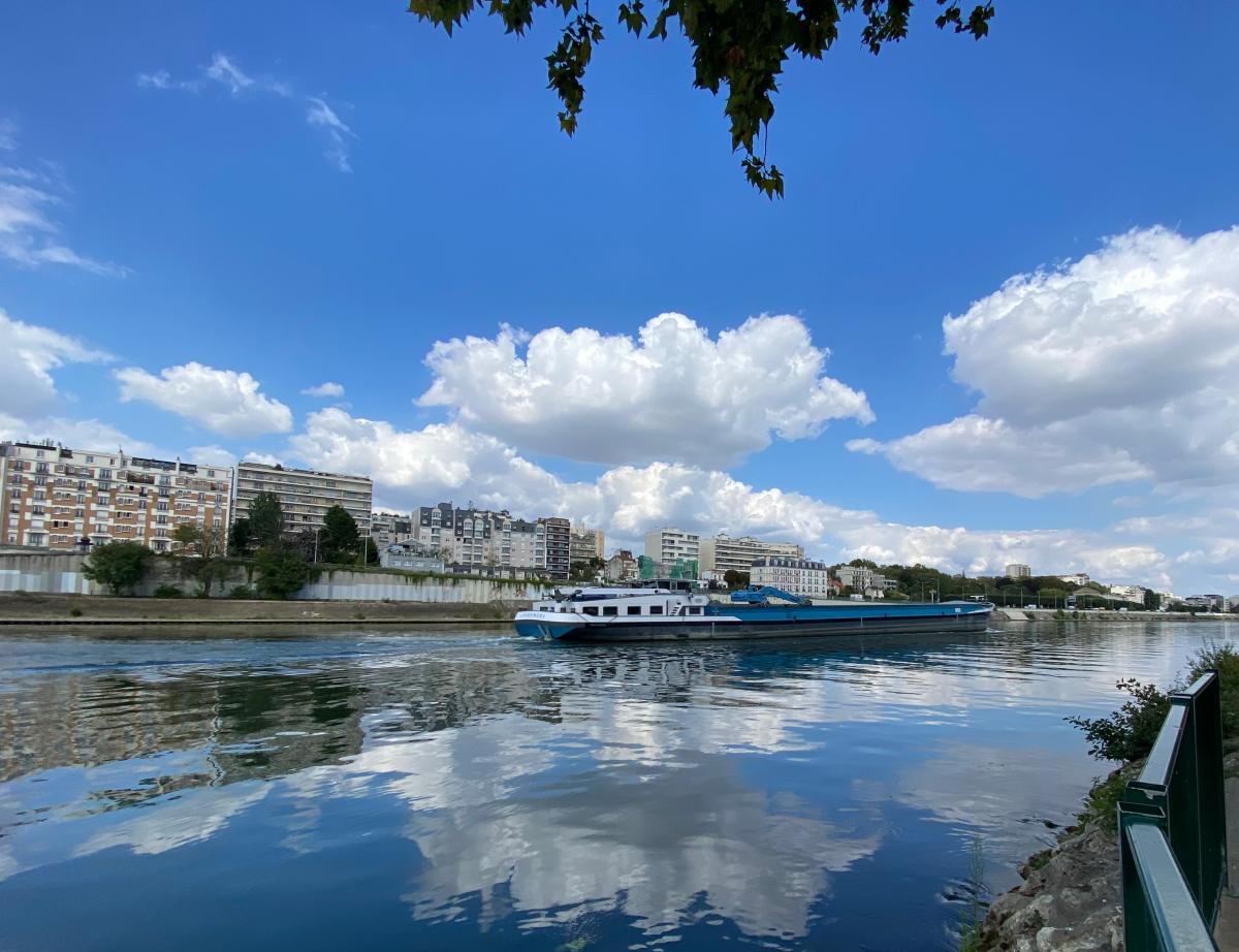 Le transport fluvial de marchandises en repli en 2020 avec l'arrêt des chantiers