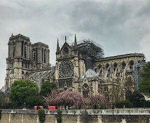Notre-Dame n'est toujours pas définitivement sauvée six mois après l'incendie