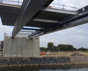 Près de 3.300 m² de tablier en béton préfabriqué par Capremib pour les ponts routiers du Canal Seine-Nord Europe
