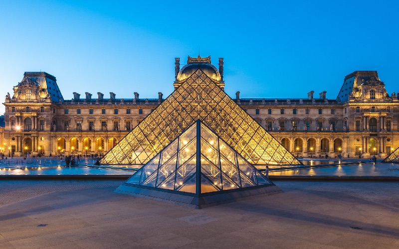 renovation du louvre le gouvernement lance un concours d architecture