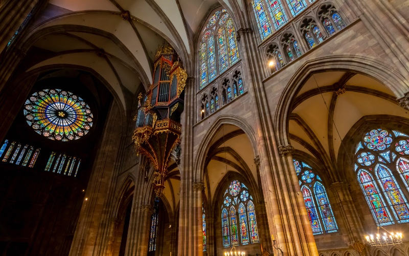 notre dame de paris le projet de nouveaux vitraux se pr cise