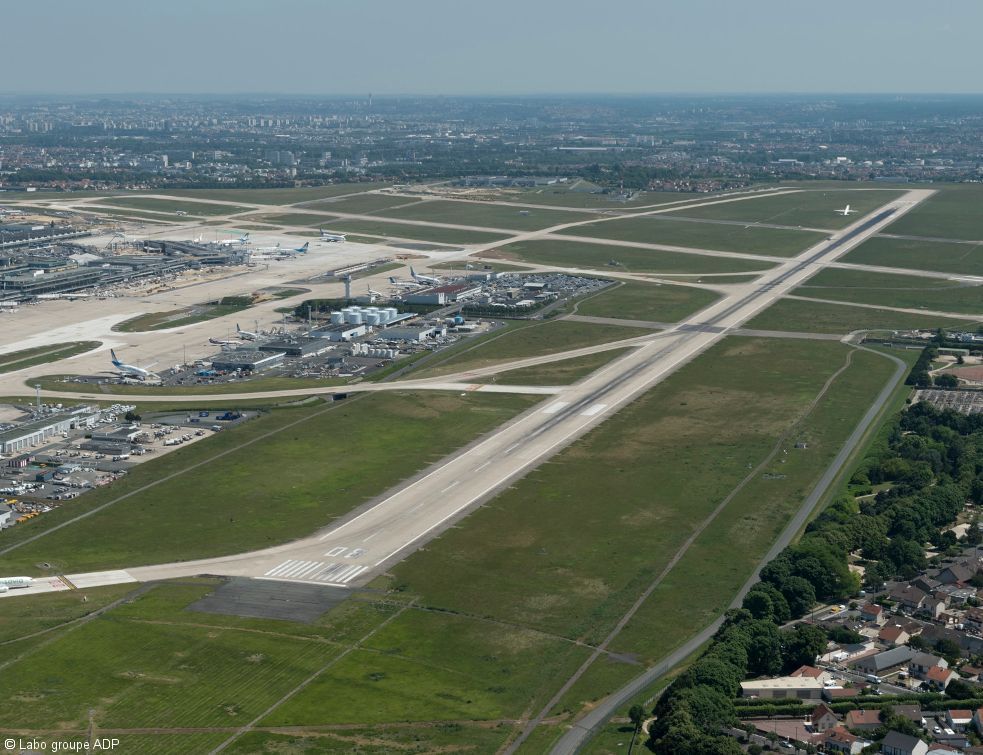 La piste 3 d'Orly remise en service après de gros travaux de réfection