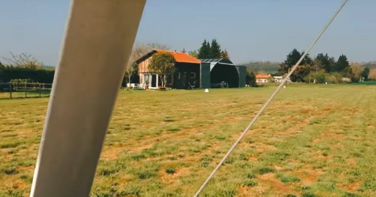 [vidéo] Visite d’une maison autonome rénovée à partir d’un séchoir à tabac dans le Tarn (FR-81)