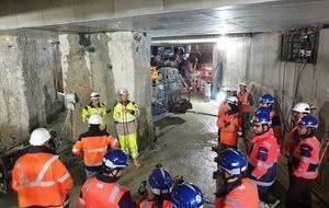 Comment l'une des fondations du RER C a été découpée pendant la nuit