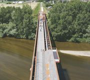 Le renouveau des infrastructures ferroviaires : une passerelle piétonne à Moulins par Base et Demain