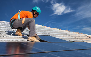 EDF ENR et Axtom s’associent pour développer le photovoltaïque d’entreprise en France