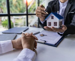 Les taux des crédits immobiliers baissent légèrement en mai